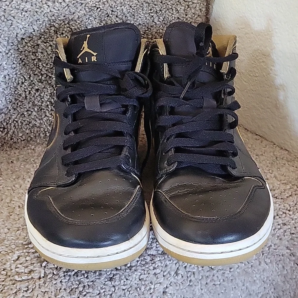 Nike Air Jordan 1 Mid Black Gold White Men Size 9.5